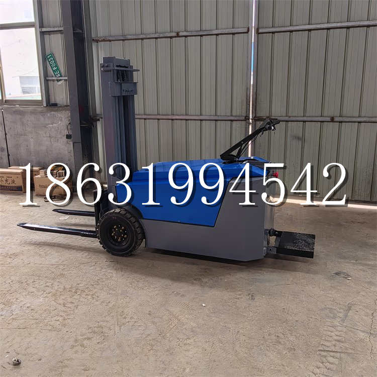 鲅鱼圈区全电动叉车插腿式堆高车液压装卸车1.5吨升高小型站驾式铲车